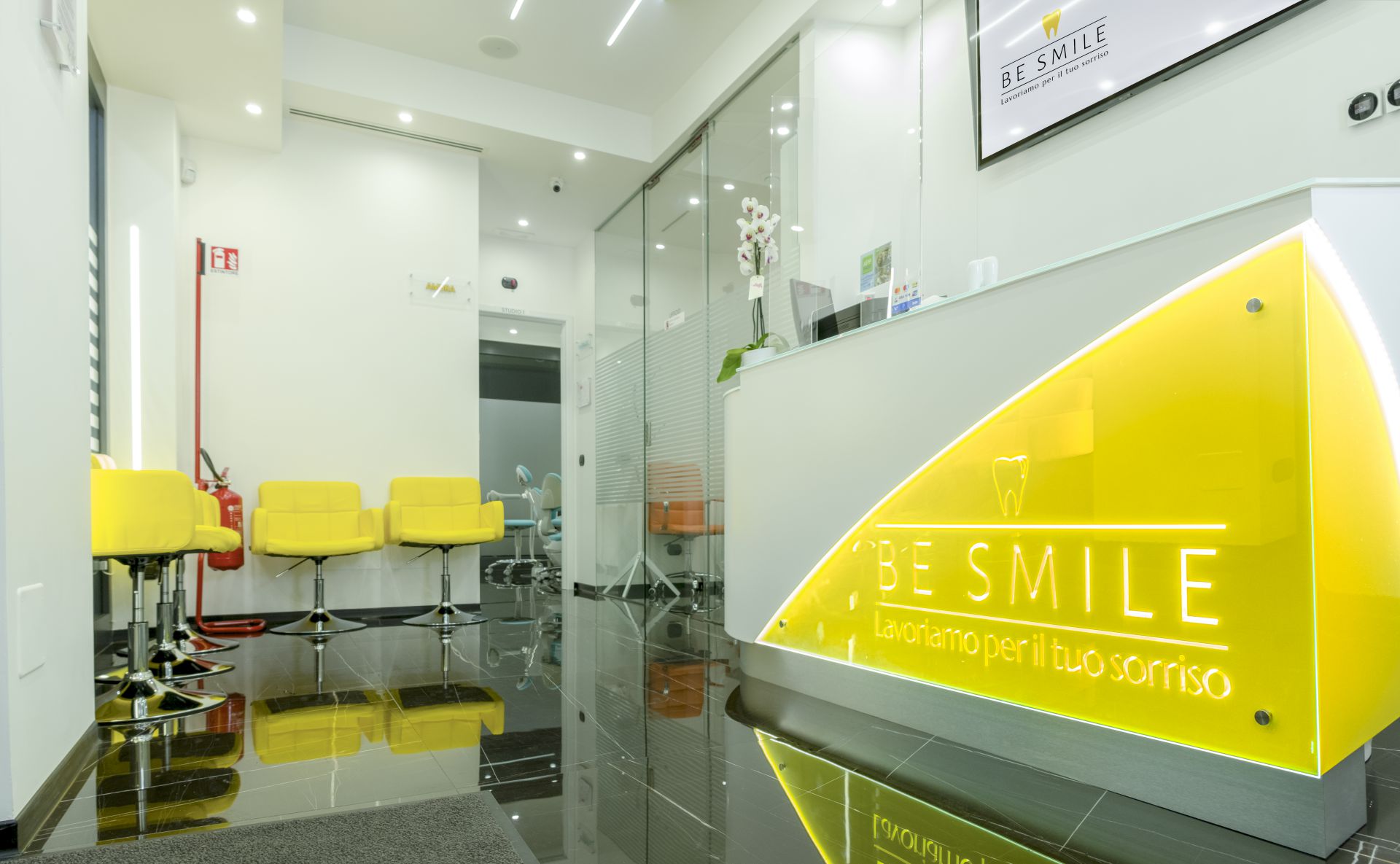 BE_SMILE_PICS_0295-Pano_Logo_compressed